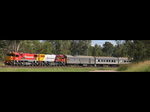 Queensland rail super Clydes 2901 and 2903 on 3987 (Eastbound Westlander)