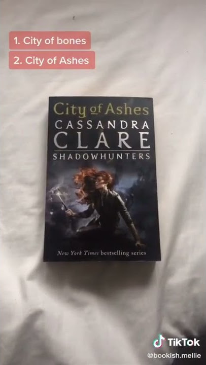 How to read the shadow Hunter chronicles 📚 #shorts #books