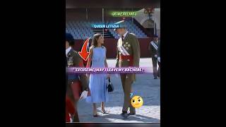 Caught On Camera Queen Letizia Hands Over Her Bag pixiehollow