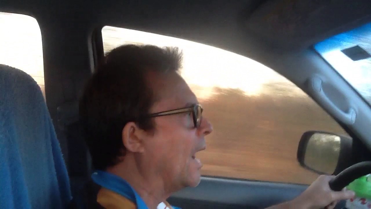 Estradas & Canções no Sul do Piauí, ouvindo Rozamato Sousa.