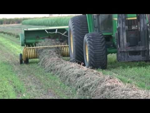 John Deere 456A Baler