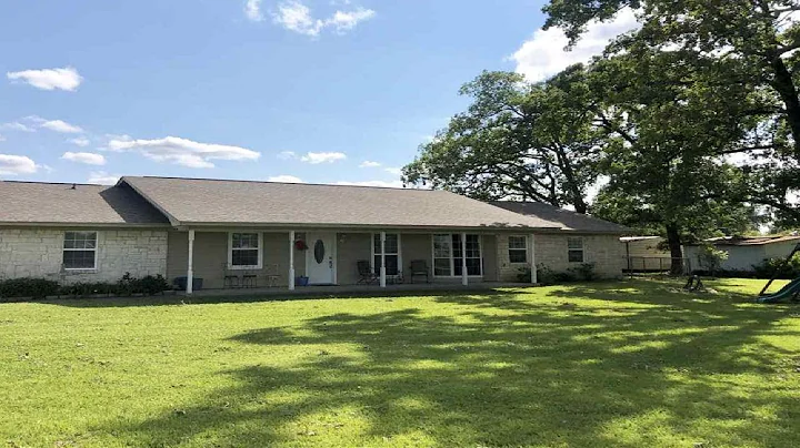 4072 FM 451, Waskom, TX Presented by Amy Tabor.