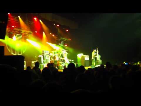 John Butler Trio - Treat Yo Mama - Hordern Pavilli...