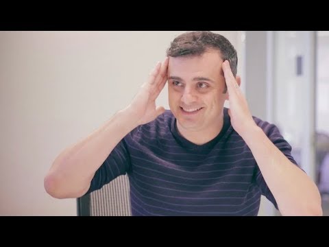 GaryVee on Social Media Marketing: Jabs vs Hooks