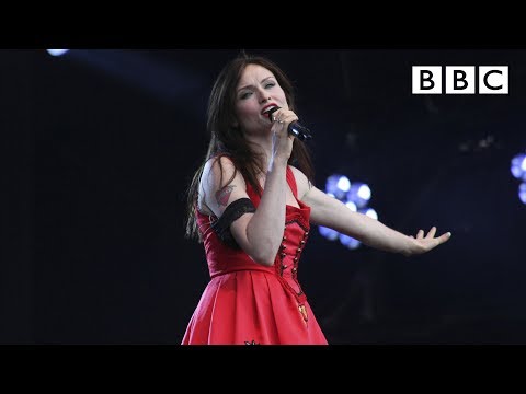 Sophie Ellis Bextor performs Groovejet (If This Ain't Love) live at T in the Park - BBC