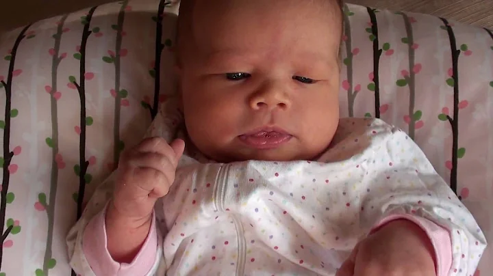Maxine Lou Bland - 17 Days Old (Part 1)