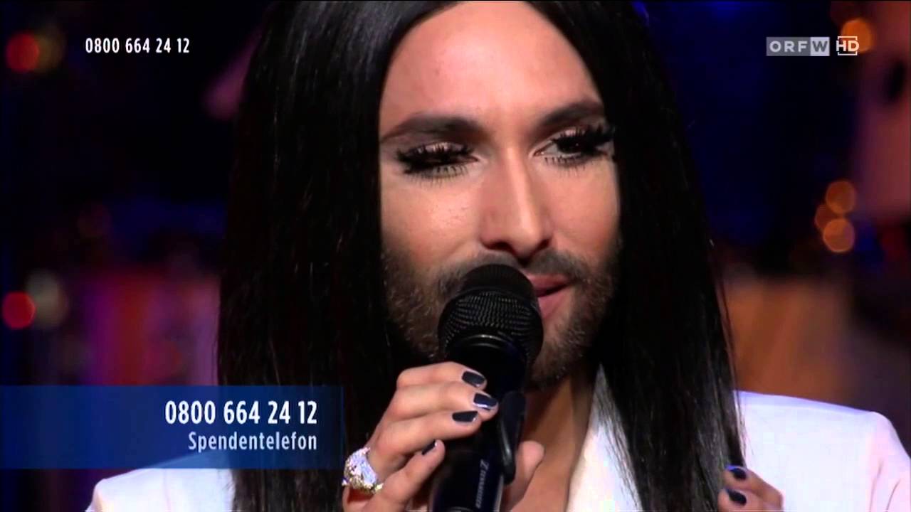 Conchita Wurst - Walk away (Hommage an Udo Jürgens, Licht ins Dunkel, 24.12.2015)