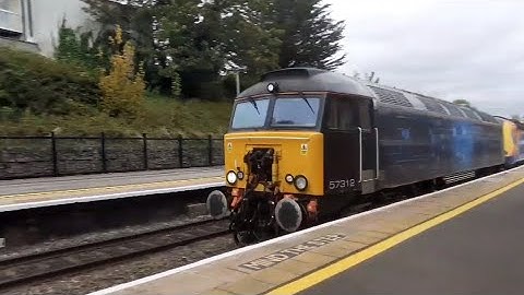 Trains at Cheltenham spa (HST scrap move)