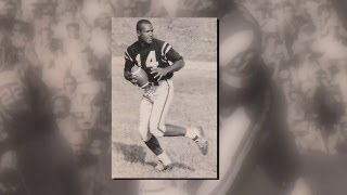 James Harris: Football's Jackie Robinson