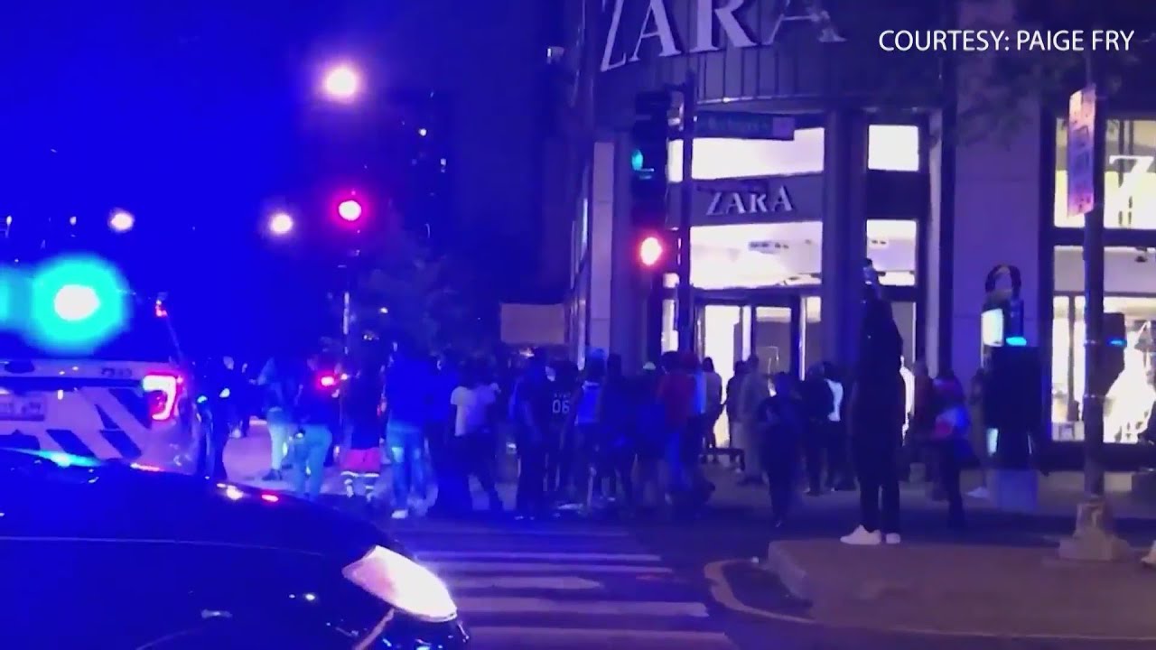 How police, experts say crowds used social media to coordinate looting in Chicago