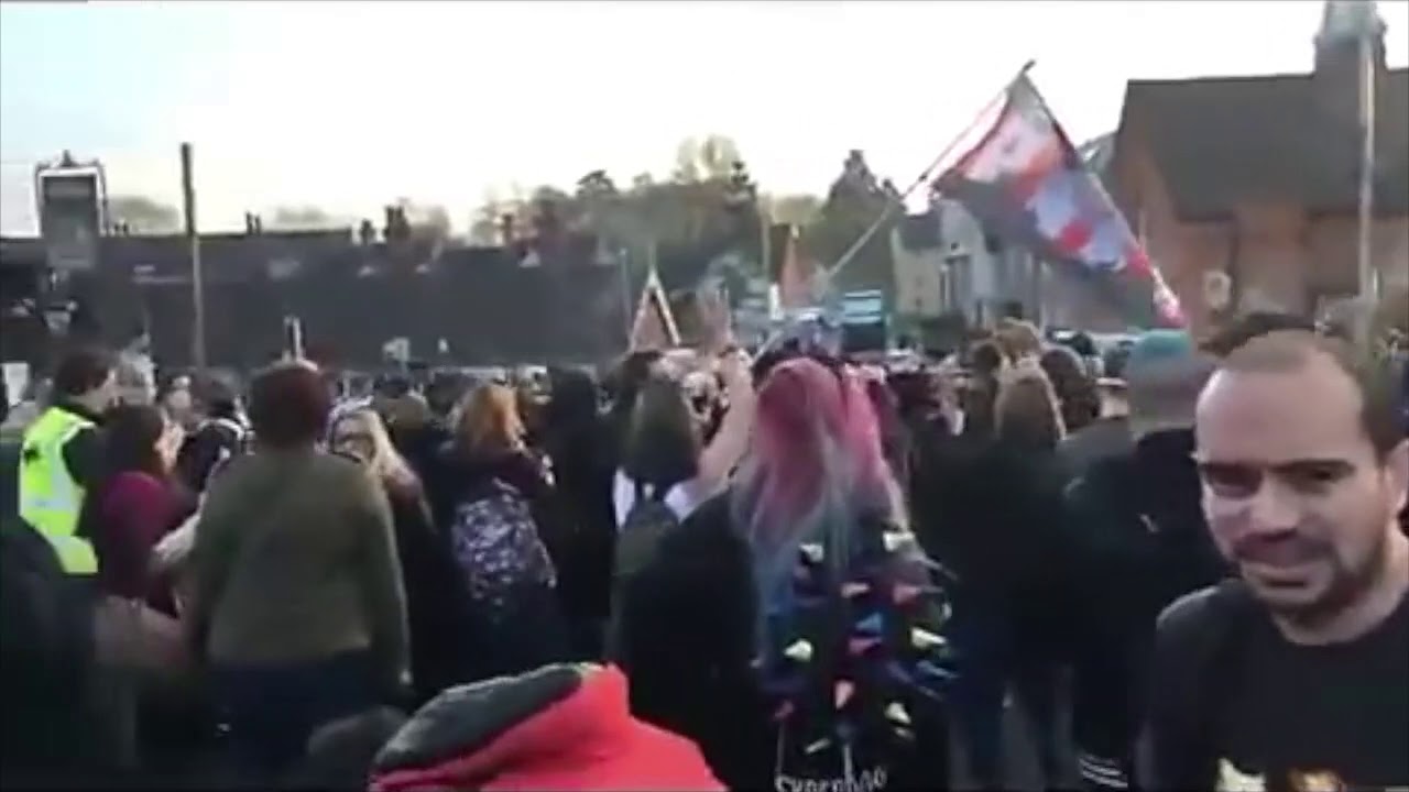 The Prodigy - Everybody In The Place (Video from Keith Flint's Funeral ...