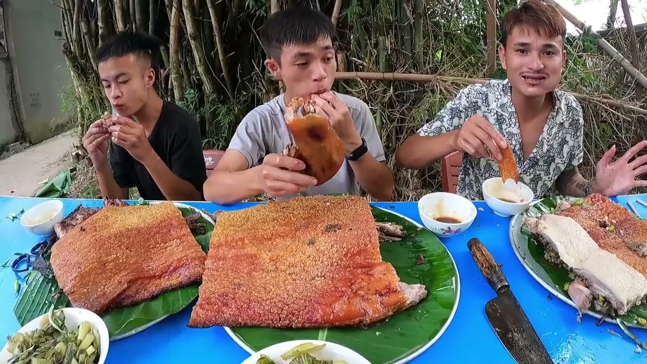 Hưng Troll | Thử Thách Ăn 15Kg Thịt Quay Nổ Cốm Thắng Nhận 5  Triệu