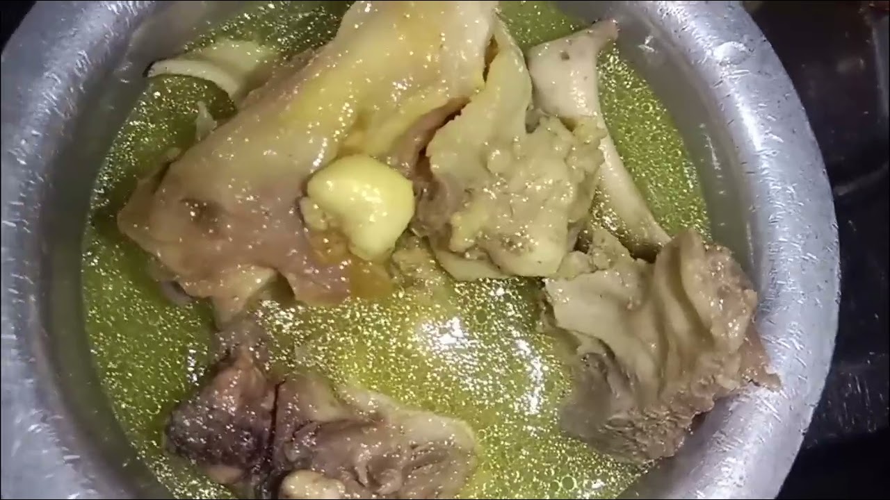 जबरदस्त 🔥 बकरे की मुंडी और पाया का  सालन 😋 जो  हेल्दी भी है और टेस्टी 👌 भी फिका सालन ( पाया सूप) के 