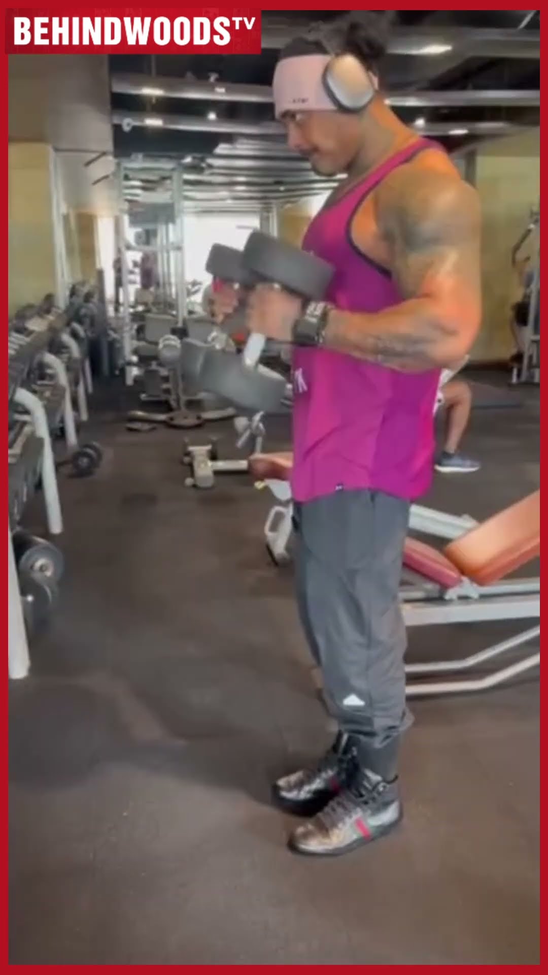 Varalaxmi Vs Nicholai ? மாத்தி,மாத்தி Workout-ல Mass காட்டிய Varalaxmi,Nicholai