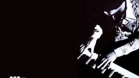 Herbie Hancock demonstrate the Echoplex EP-3. 1973