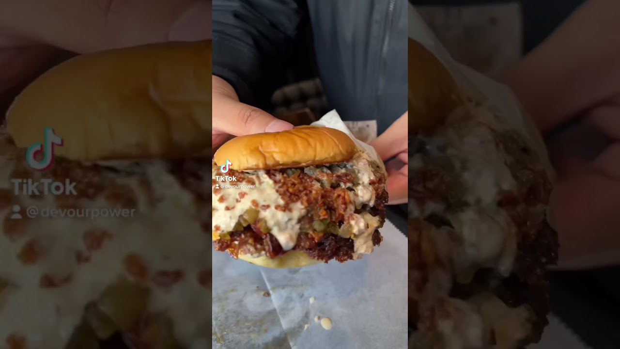 The DOUBLE BACON JALAPEÑO SMASH BURGER from Smashed in NYC’s Lower East Side! 🍔🤤 #DEVOURPOWER