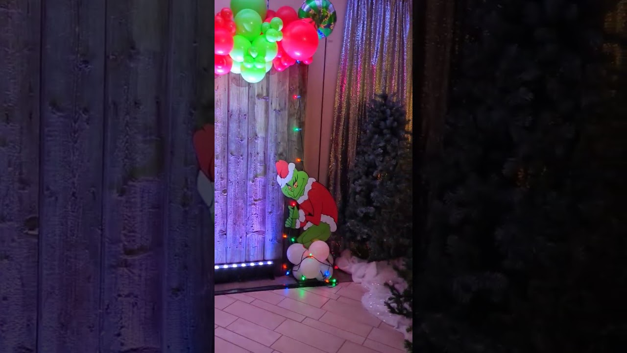 it's beginning to smell like Christmas..  Christmas Magic Show with Magic Ben!