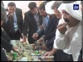 السفير الأمريكي يتناول المنسف في