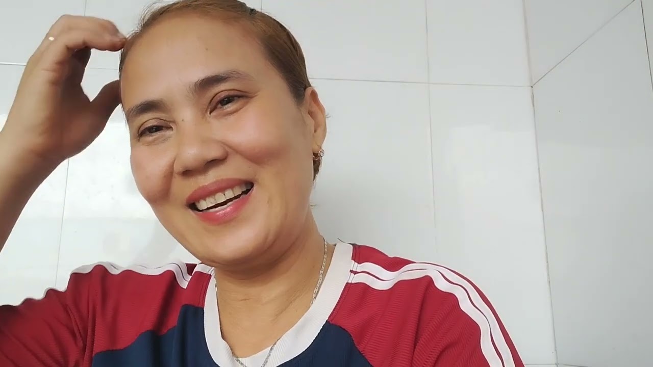 Sạp Trái Cây Của Cô Tiên Miền Tây Bán Trái Cây Hôm Nay Rất Ít Khách 