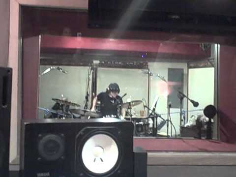 Shawn Pelton recording drums for Claire London's "...