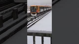 【アストラムライン】VVVF制御7000系40編成　小雪舞う毘沙門台駅出発