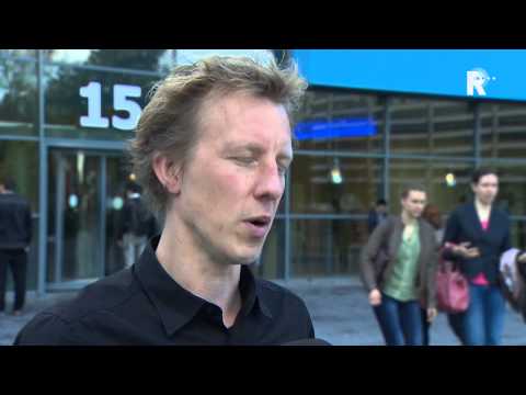 5-4-17 Elst - man graait kassa leeg 5-4-17 Elst - man graait kassa leeg