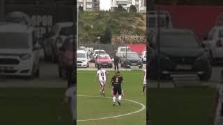 Top kontrolü ve zekice bir pas. #futbol #spor #yetenek