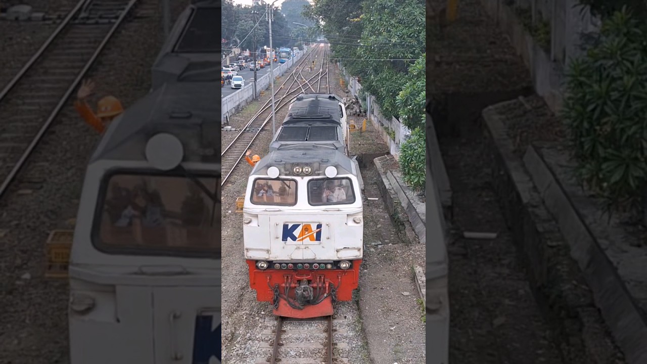 Lansiran 2 kereta sekaligus