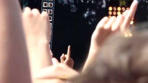 Tinchy Stryder at T4 on the beach 2011