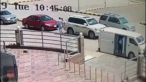 سطو مسلح على سيارة اموال في الرياض