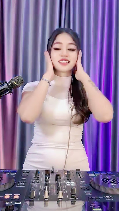 rasakan musik DJ Dinda Gemini, bikin goyang terus-menerus 😆😍 #dj #trending #viral #shorts #tiktok