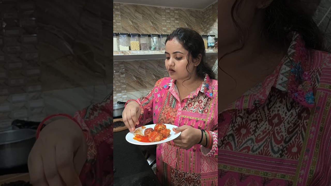 Momo wale bhaiya Se cheating ki 😂#food #recipe #ytshorts #cooking #foodie #viral #momos