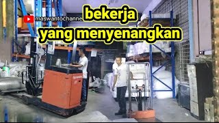 bekerja di pabrik plastik yang sangat menarik