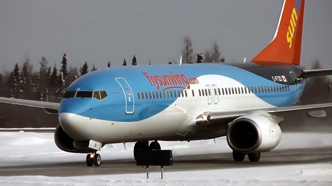 Sunwing Airlines Boeing 737 800 Landing Taxi C Ftzd