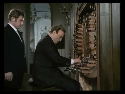 Karl Richter spielt die TOCCATA UND FUGE D MOLL BWV 565 von J S Bach