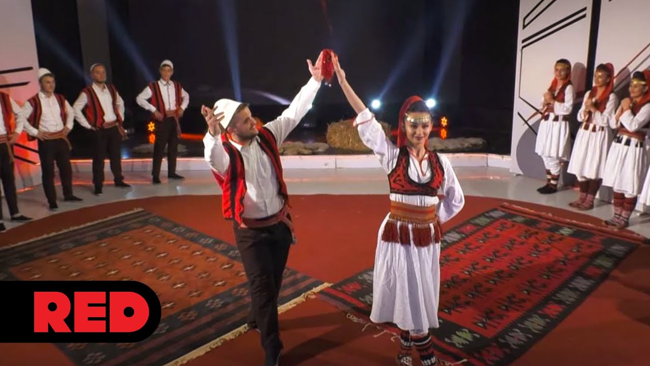 Valle me motive Kosovare -Ansambli Hajvalia