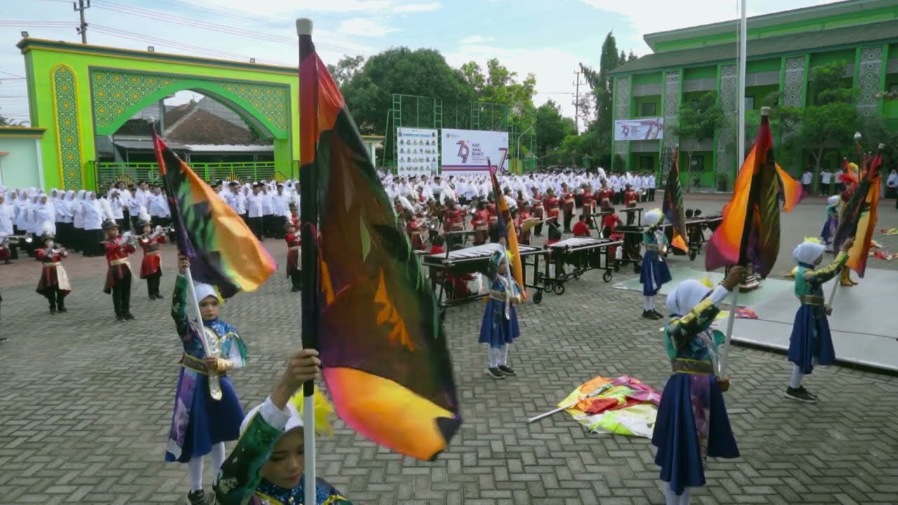 Marching Band Gita Prima MIN 1 Kota Madiun dalam Upacara HAB Kemenag Kota Madiun Tahun 2025