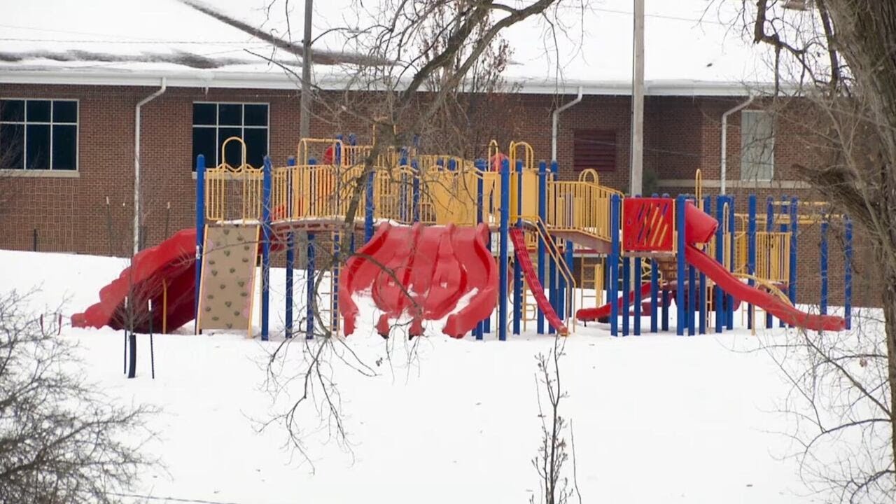 Swimming pool, recreation center top priorities in parks plan, city requests public input