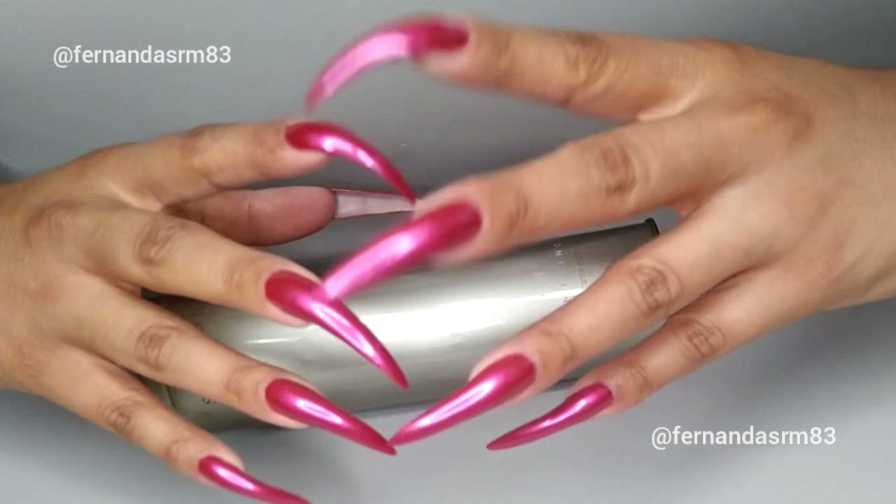 Dangerous claws by our hand model Fernanda Ribeiro (april 2021)