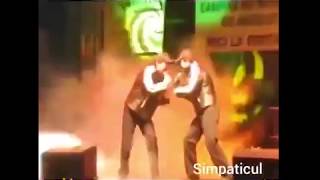 M am nascut intr un salcam