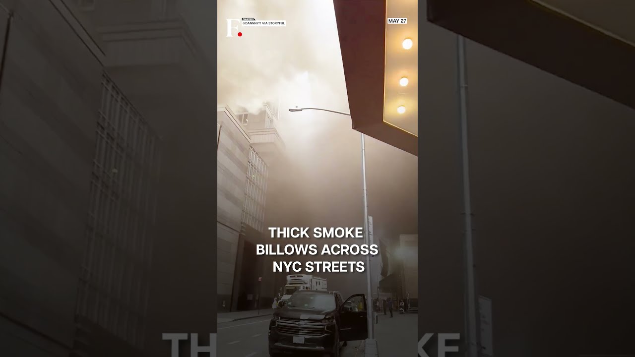Watch Fire Erupts In New York Sending Massive Smoke Plumes Through Streets N18G