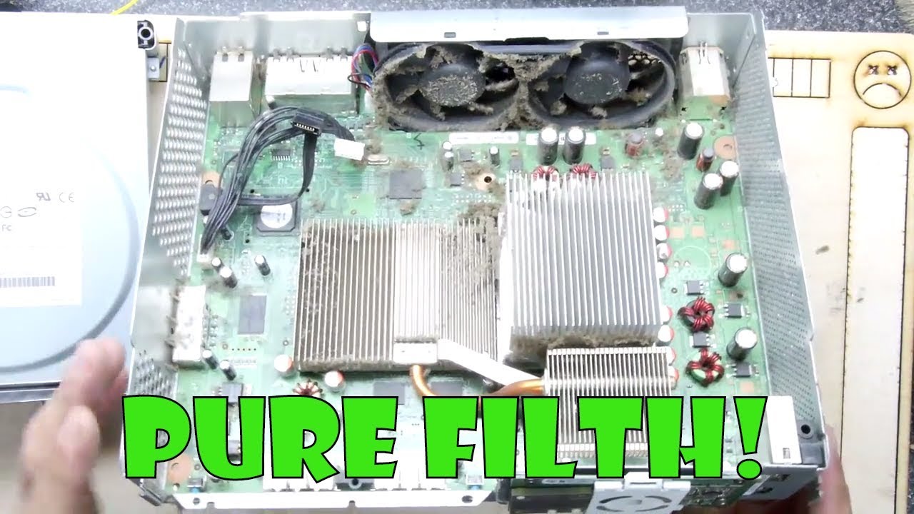 XBOX 360 DISASSEMBLE AND CLEAN // how I took apart my Xbox 360 to clean/  make it quieter2 