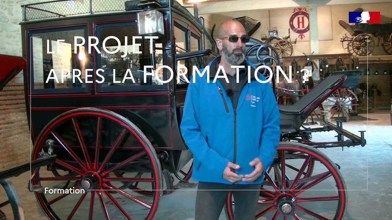 Vous êtes attiré par le travail du cuir ? Pensez à nos formations sellerie  à Uzès ! - Les Haras nationaux