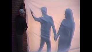 Houdini Reimagined Michael Grandinetti Walks Through An La Building Wall