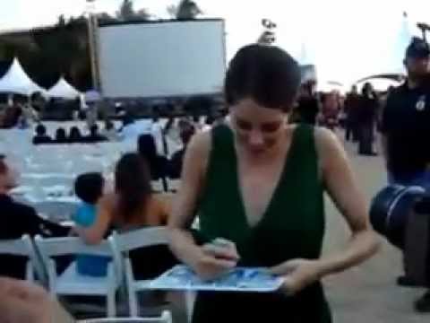 Hawaii Five-0 Season 3 Premier - Michelle Borth meeting the fans