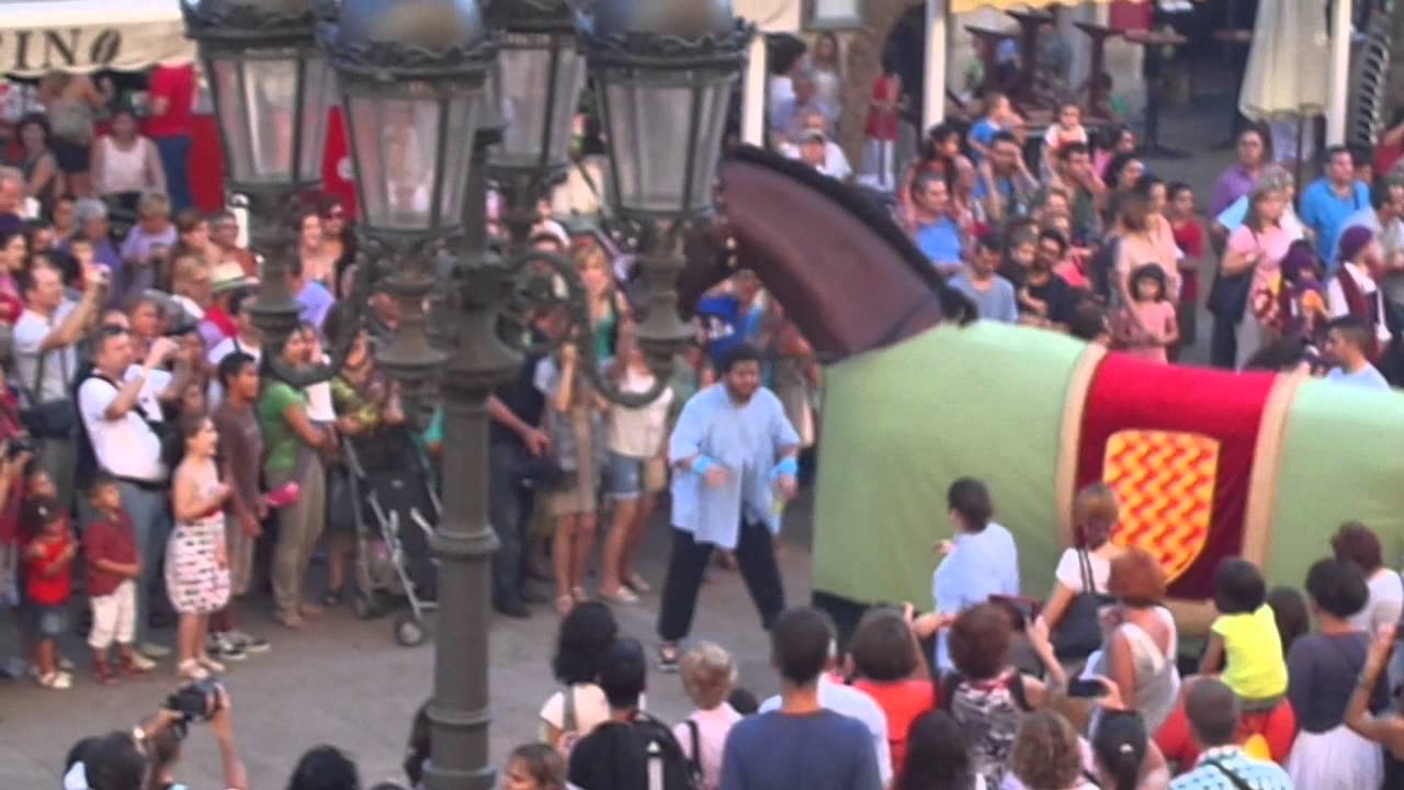 Procession in Placa de la Font, Santa Tecla Festival