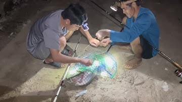 Câu cá Basa bờ kè sông Hậu một vợt vớt lần 2 con (bến phà củ cần thơ) || Trí Nguyễn 64Vlog #26