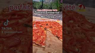 ?? La tarte à la tomate Emmental et moutarde : une recette estivale facile et délicieuse ! #cuisine