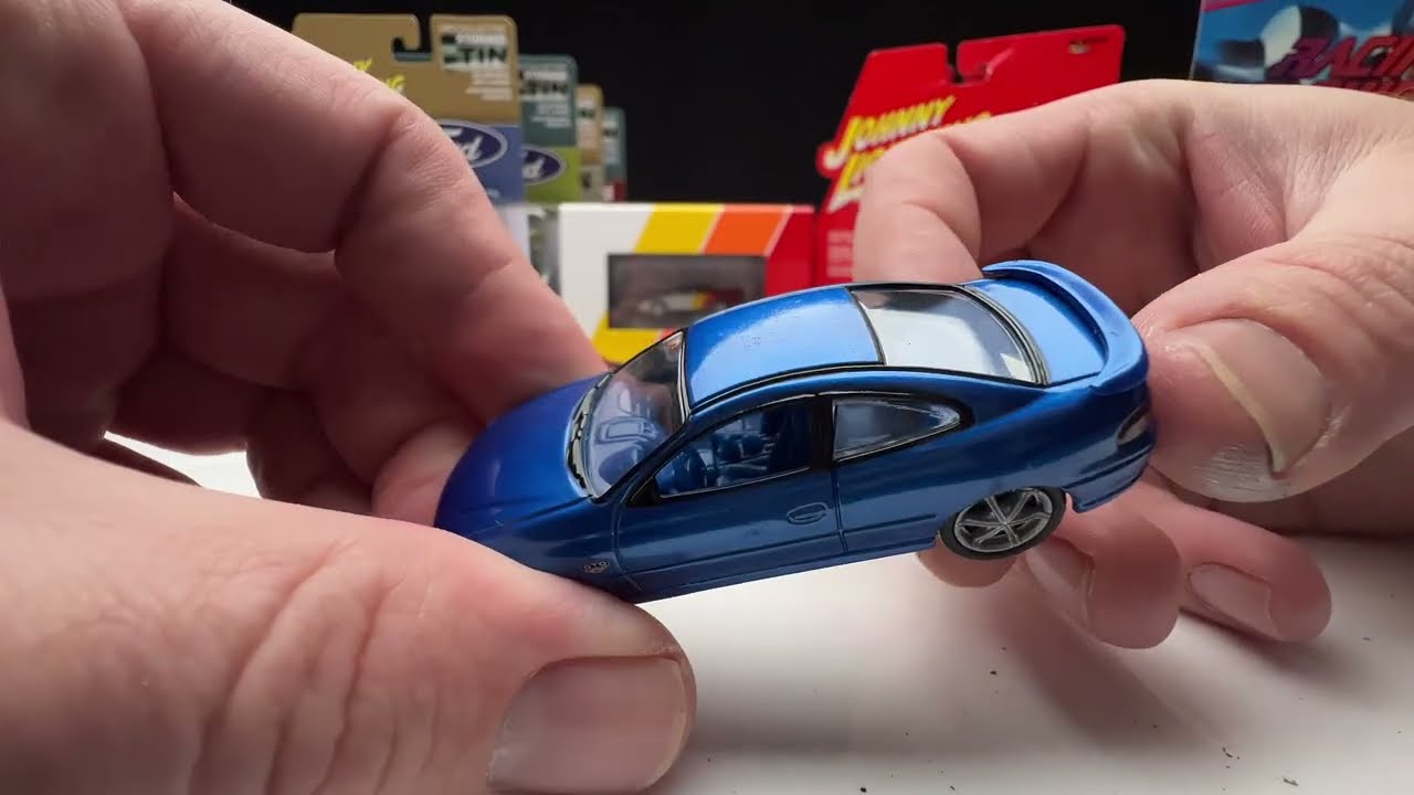 Crackin a bunch of Johnny Lightning. Old and new - YouTube