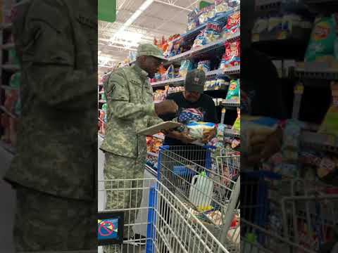 recruiting-people-for-army-at-walmart